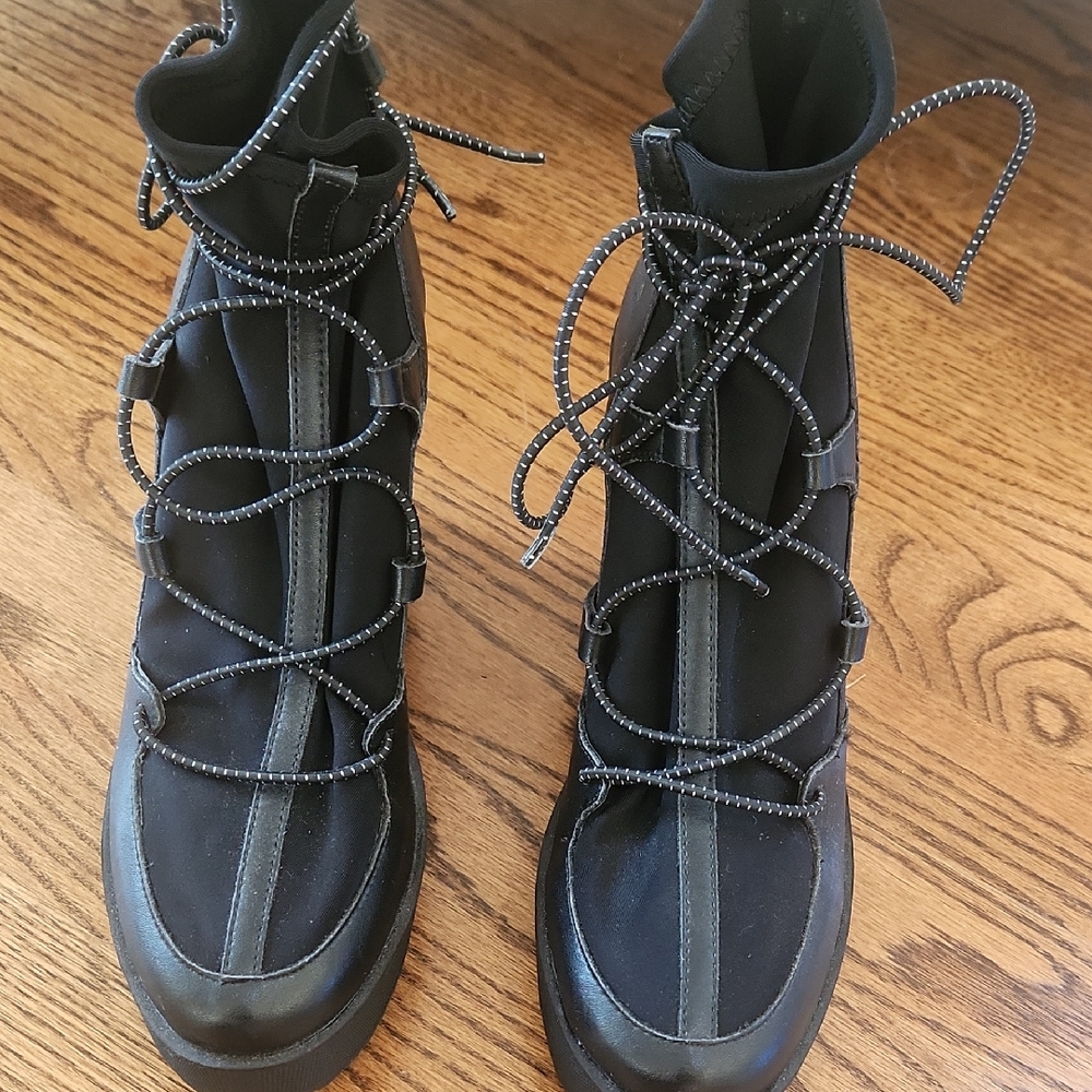 Steve Madden Black Lace Up Women's Boots